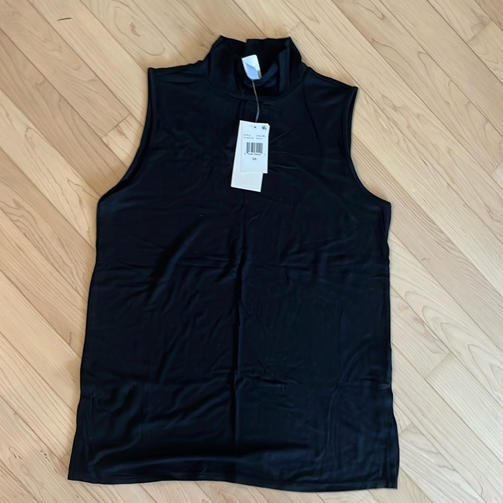 NWT Womens black turtleneck tank🖤